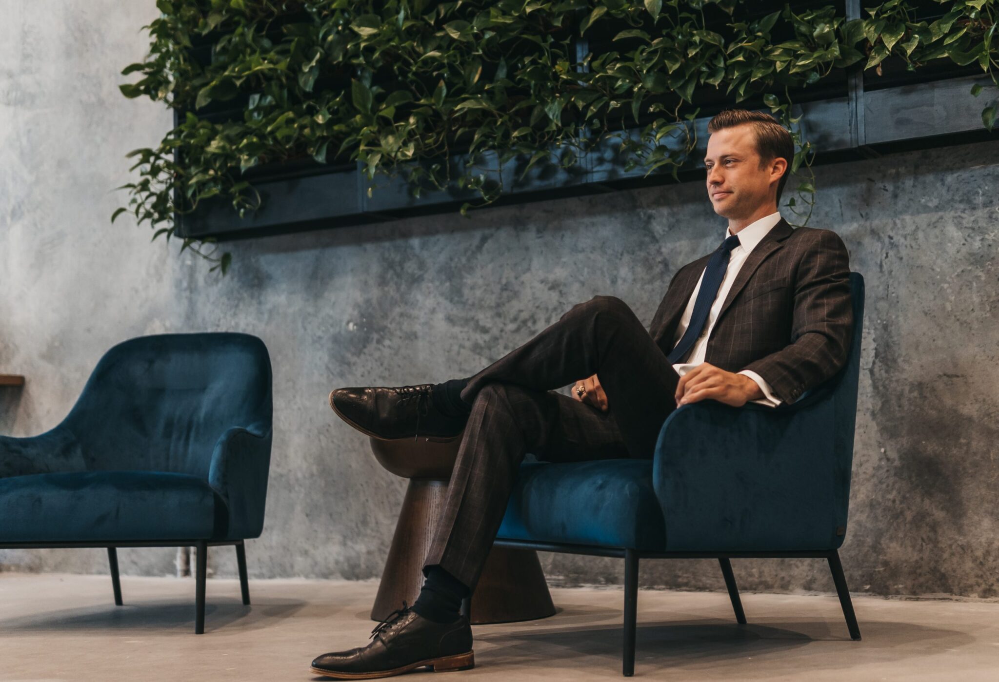 (max-width: 768px) 370px, (max-width: 1024px) 556px, 100vw